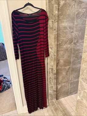 Spense Black and Burgundy Striped Maxi Dress